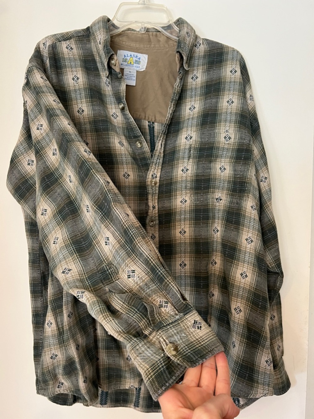 Alaska Wilderness Gear Green Plaid Button-Up Shirt